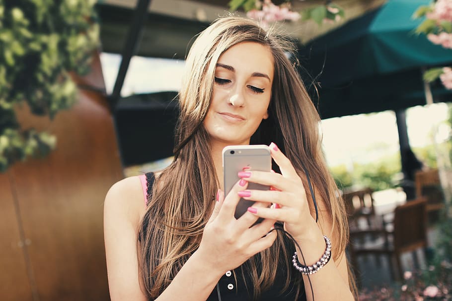 young, girl, uses, app, chat, smartphone, outdoors, mobile phone, wireless technology, smart phone
