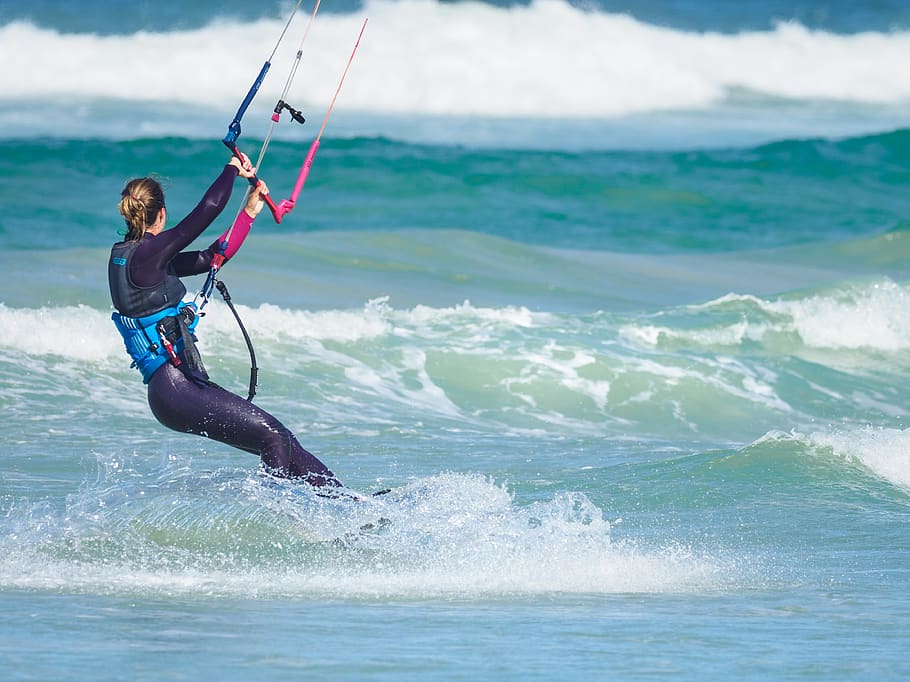 kite boarder, kite boarding, kite surfing, kite-surfing, female, action, sport, exhilaration, athlete, recreation