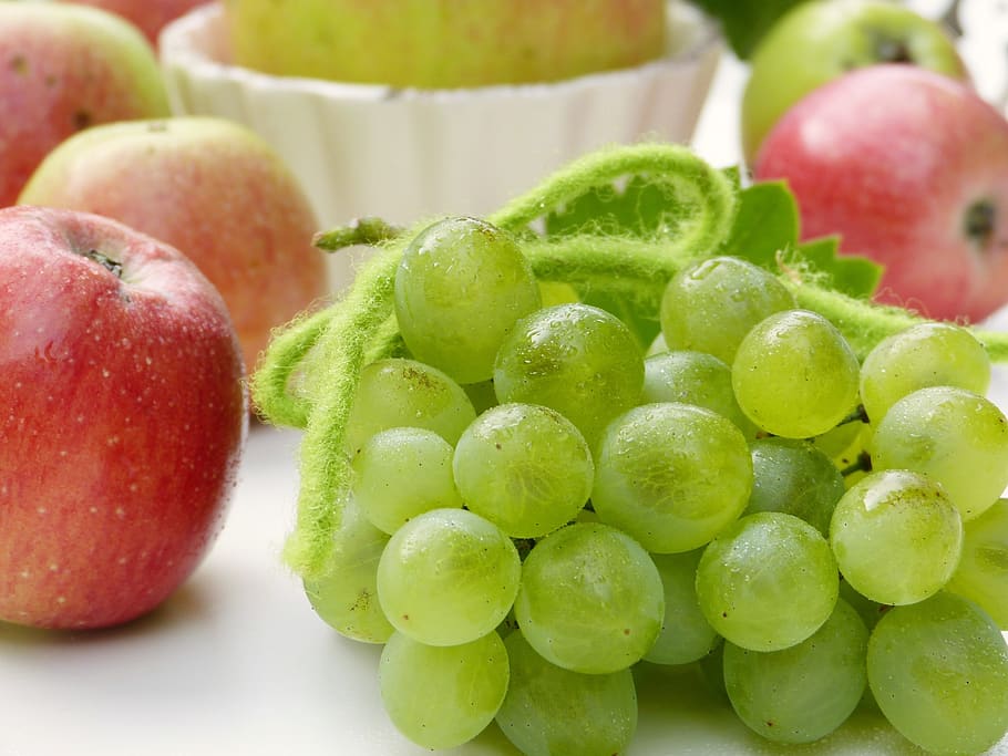 grapes, apple, water, unsprayed, left untreated, garden, pesticidal, bio, healthy, eat