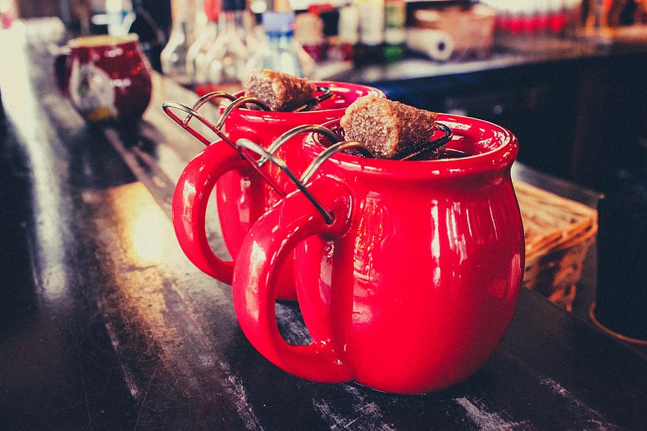 mugs, drink, cup, hot, tea, mulled wine, christmas, christmas market, beverage, steam