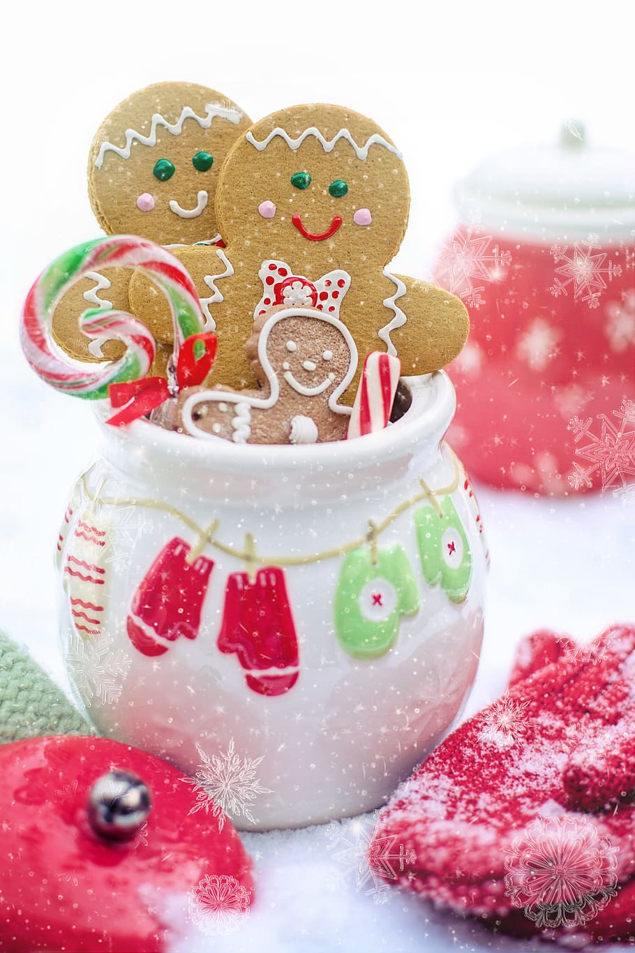 winter, snow, snowy, gingerbread men, cookies, mittens, cold, nature, holiday, christmas
