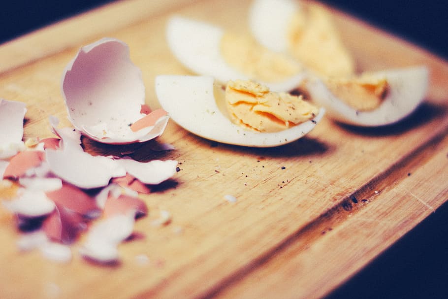eggs, shells, food, kitchen, cutting board, food and drink, egg, selective focus, indoors, table