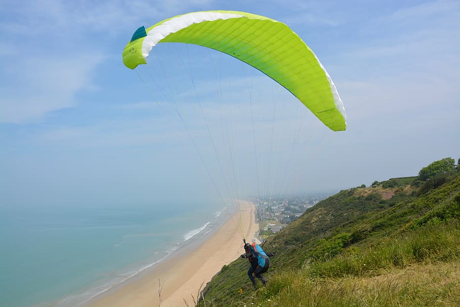 paragliding, paraglider takes to the skies, pre take-off, flight paragliding, fly, air, wind, entertainment, sport, paraglider
