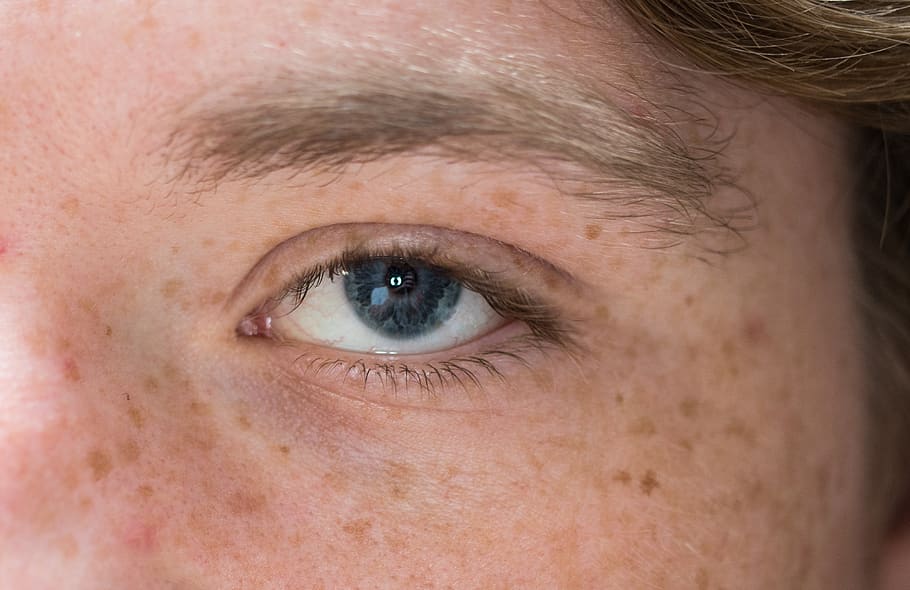 black eye, eyelashes, eye, eyebrows, freckles, eyeball, human eye, human body part, close-up, one person