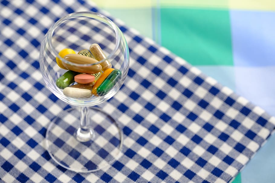 pills, tablets, drug, medical, nutrient additives, dietary supplements, glass, kocktail, cocktail, poison kocktail