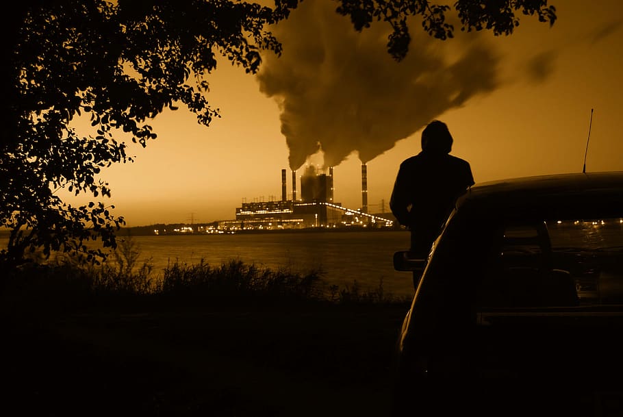 central elétrica, fumaça, personagem, homem, chaminés, poluição, uma pessoa, pensar, cenário, ambiente
