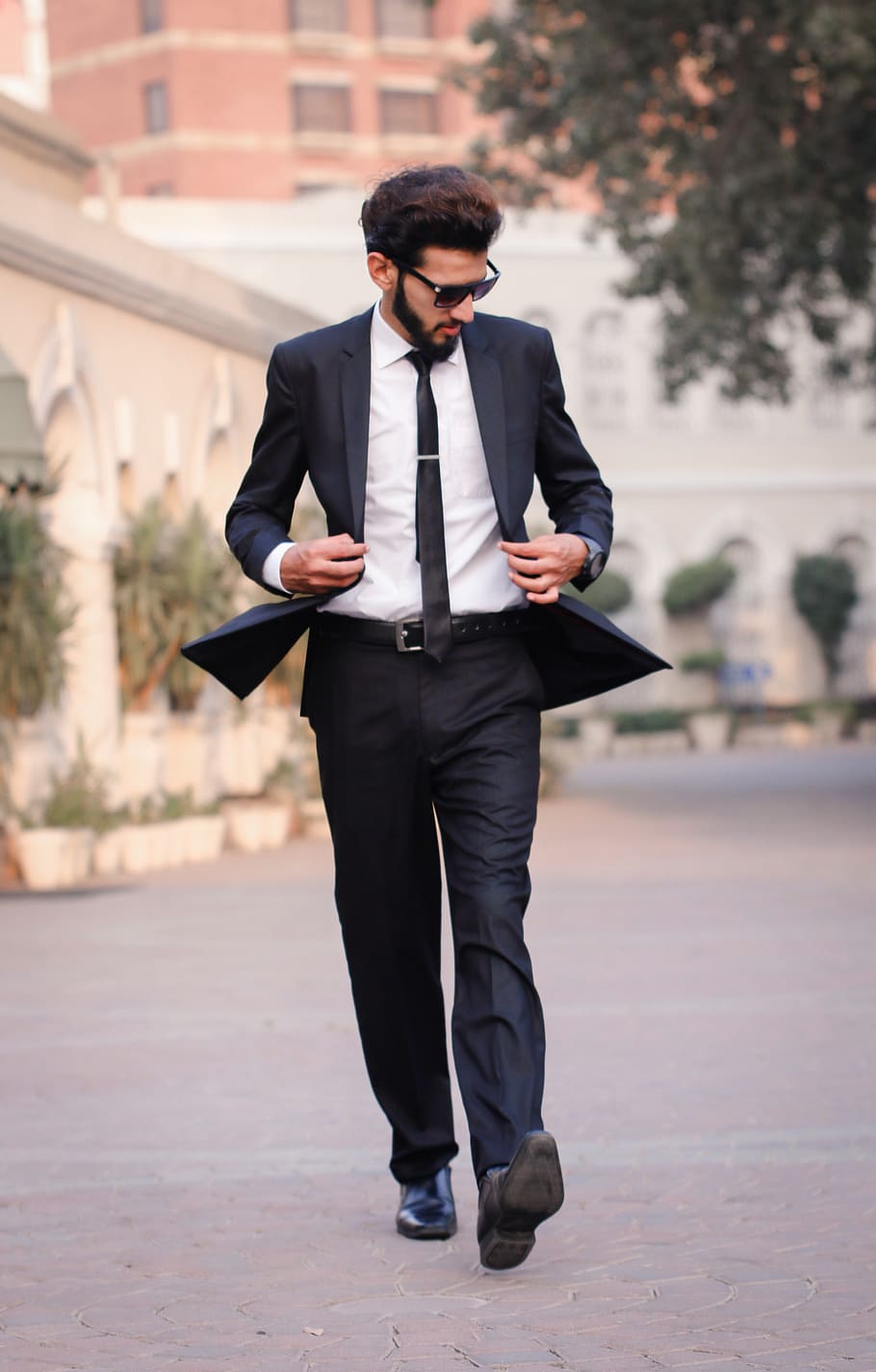 man, fashion, business, suit, tie, lifestyle, fine-looking, urban, wear, outdoors