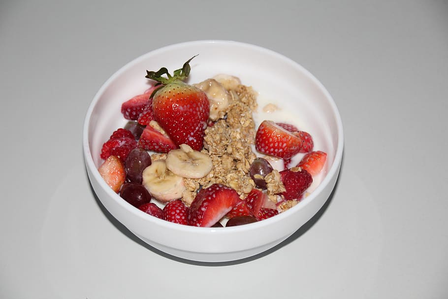 muesli, strawberries, grapes, coconut, bowl, breakfast, eat, cereals, nutrition, cornflakes
