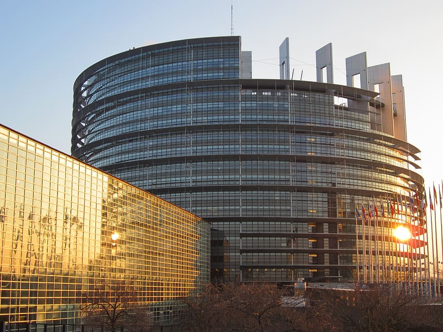 Estrasburgo, Parlamento Europeo, arquitectura, Parlamento, Francia, Alsacia, banderas, vidrio, estructura construida, exterior del edificio