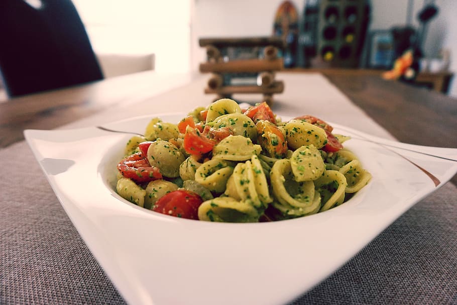 green pasta, food and Drink, pasta, pastas, food, healthy eating, freshness, wellbeing, vegetable, plate