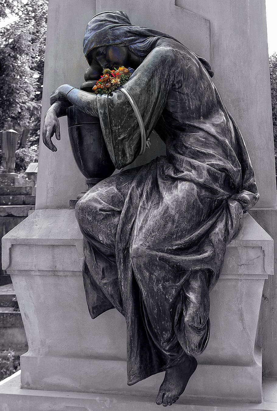 grave, cemetery, death, lviv, ukraine, headstone, statue, grief, sorrow, sad