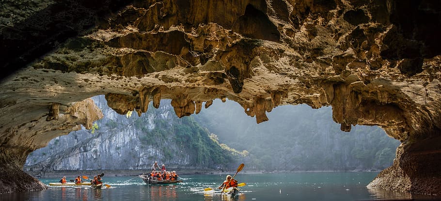 vietnã, caverna do morcego, caiaque, turismo, paisagem, baía de halong, agua, formação rochosa, Rocha, caverna