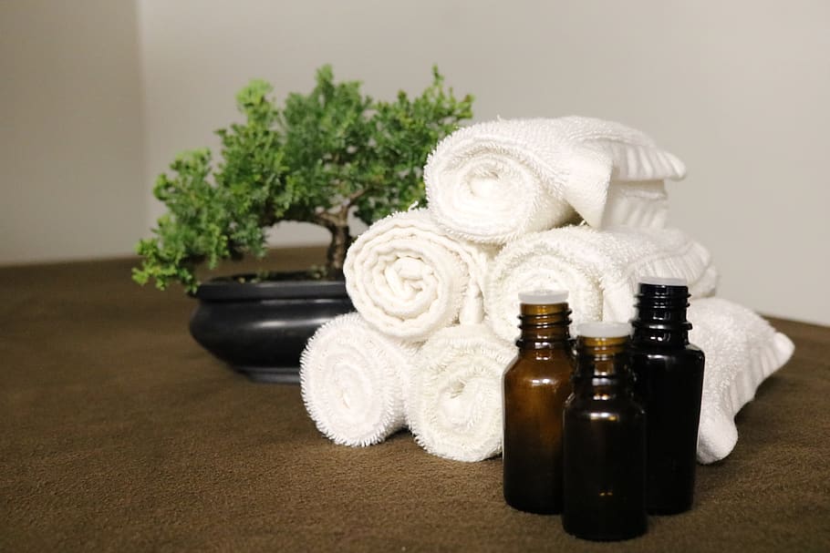 óleos essenciais, spa, aromaterapia, bem-estar, massagem, relaxamento, terapia, óleo, essencial, natural