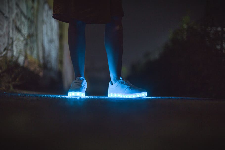 LED, sepatu, alas kaki, sepatu kets, terang, gelap, malam, kaki, di luar rumah, bepergian