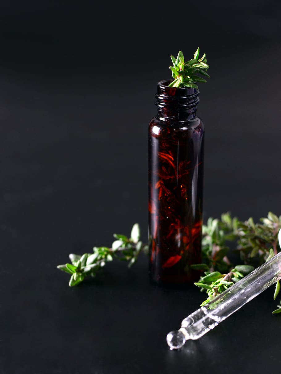 essential oils, thyme, alternative, aromatherapy, bottle, essential oil, fresh, herb, food and drink, studio shot