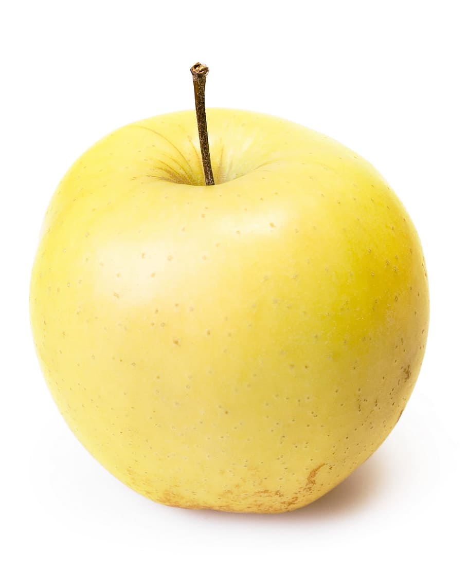 Почему яблоко желтое. Яблоки желтые. Желтое яблоко на белом фоне. Желтые яблоки с точками. Желтые яблоки с черными точками.