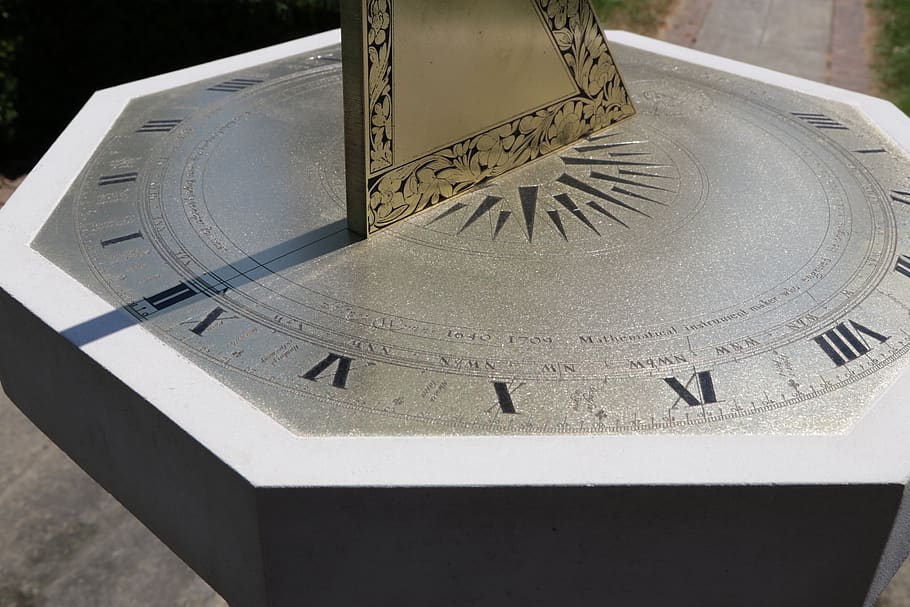 relógio de sol, mostrador solar, mansão, pedestal, tempo, close-up, ninguém, dia, número, arquitetura