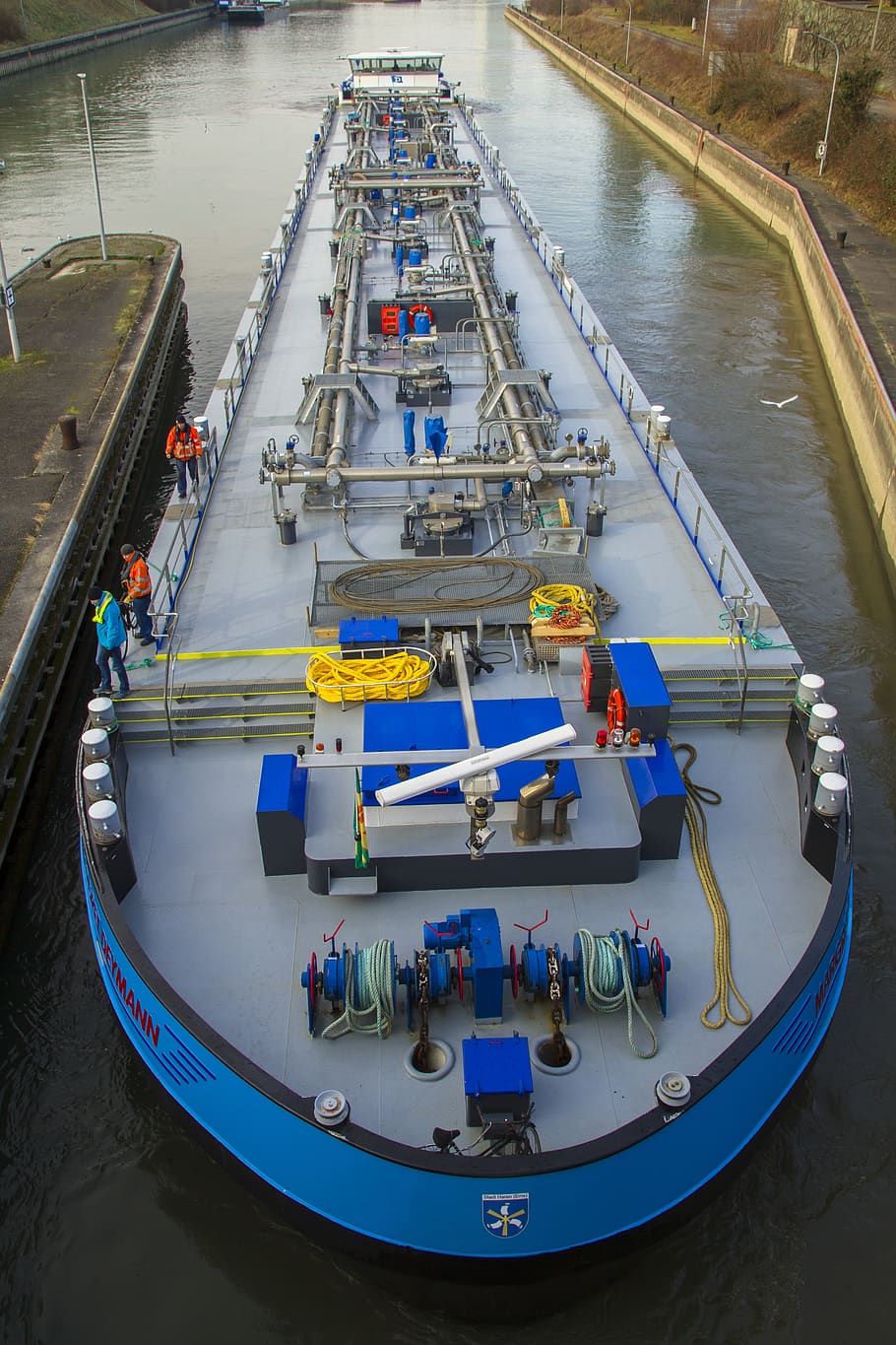 sluice system, lock, the passage of the gateway, motor tanker, frachtschiff, cargo vessel, create, moored, rhine, rhine cruises