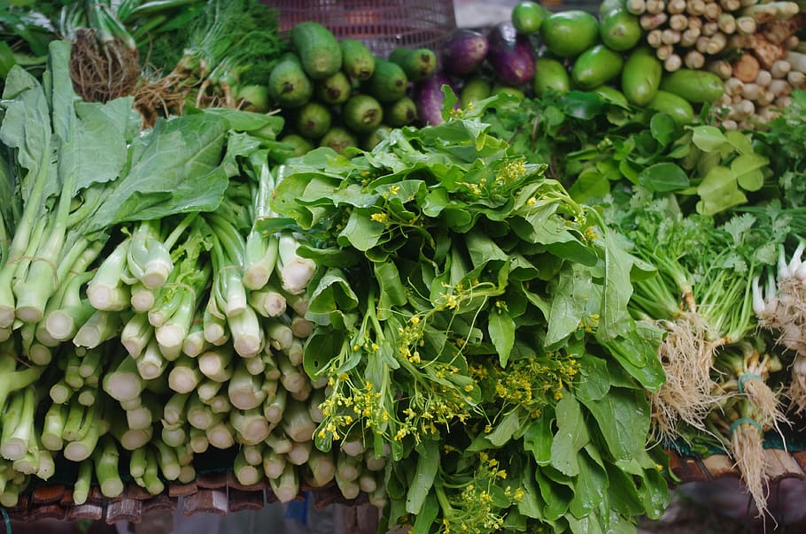 mercado de Tailandia, verduras tailandesas, cocina tailandesa, comida tailandesa, puesto en el mercado, verduras, fresco, vitamina, delicioso, Tailandia