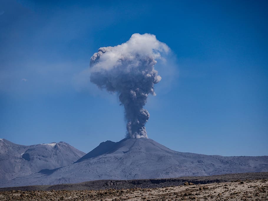 vulcão, sabancaya, erupção, ativo, andes, peru, nuvem de cinzas, montanha, perigoso, fumaça