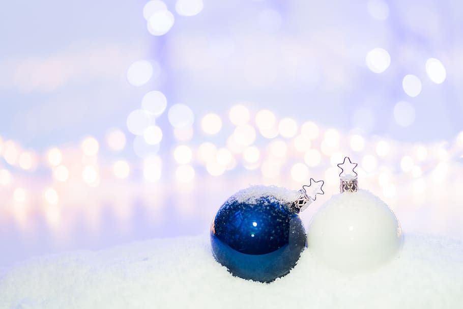 christmas, christmas balls, christmas decoration, christmas ornaments, cold, macro, snow, winter, celebration, holiday