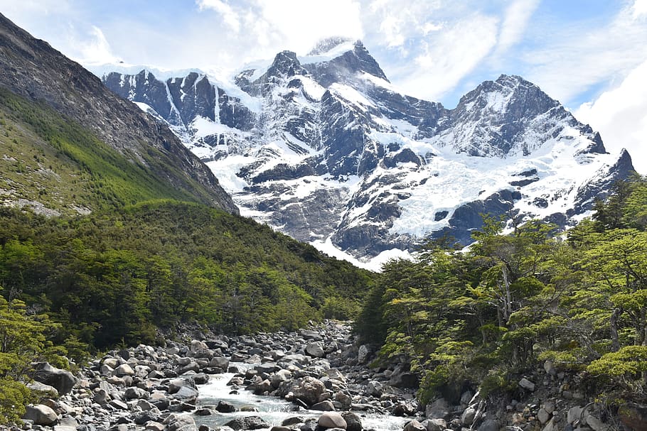 patagonia, torres del paine, parque nacional, montañas, río de montaña, cumbre, montaña, belleza en la naturaleza, paisajes: naturaleza, cielo