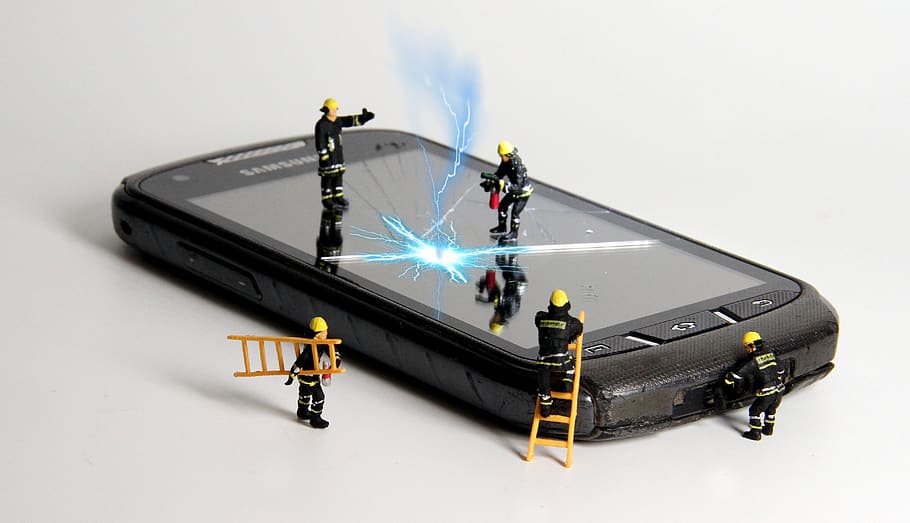 Smartphone, fogo, figuras em miniatura, reparar, flash, fumaça, telefone móvel, indústria, vidro, fragmentado