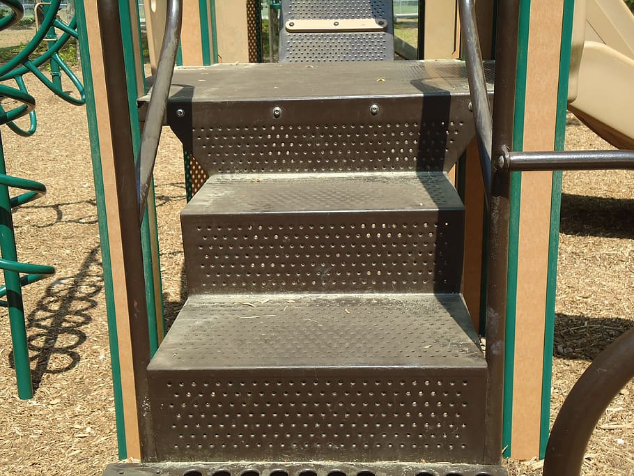 playground, escorregador, degraus, escadas, metal, vista de alto ângulo, ninguém, dia, padrão, vazio