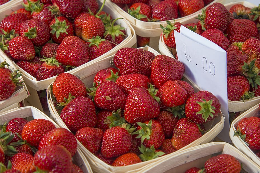 strawberries, fresh, fruit, tasty, farmers market, raw, red, summer, healthy, food
