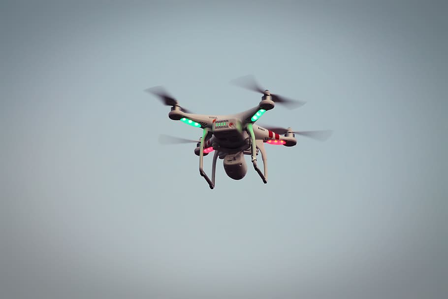 dron, mosca, cámara, vigilancia, aviones rc, escala rcs, rcheli, aeromodelismo, indonesia, en el aire