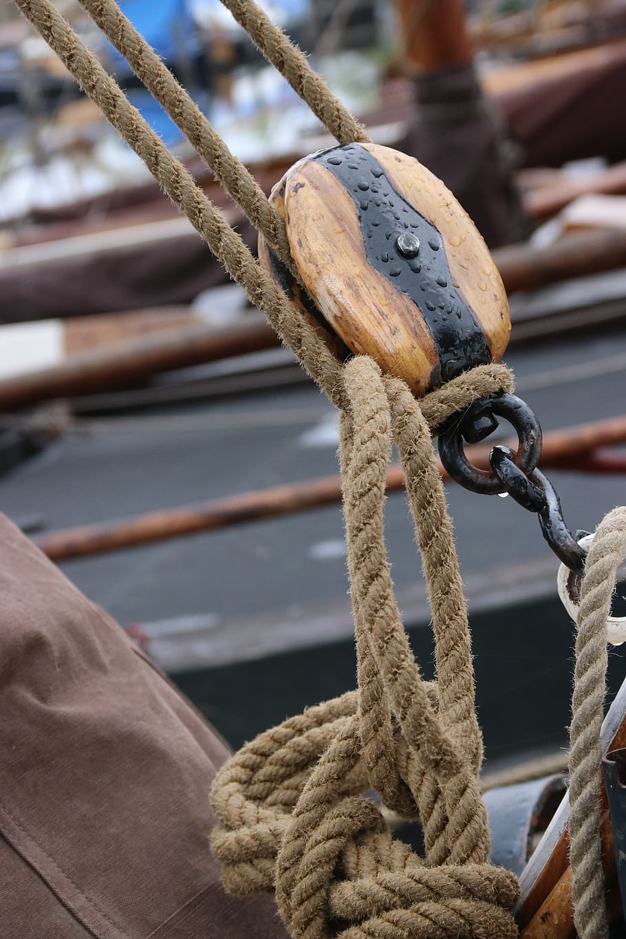 netherlands, elburg, botter, pulley, boat, sailing, traditional, strength, rope, tied up