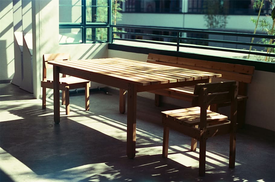 madeira, mesa, cadeiras, banco, luz solar, varanda, assento, ausência, cadeira, vazio