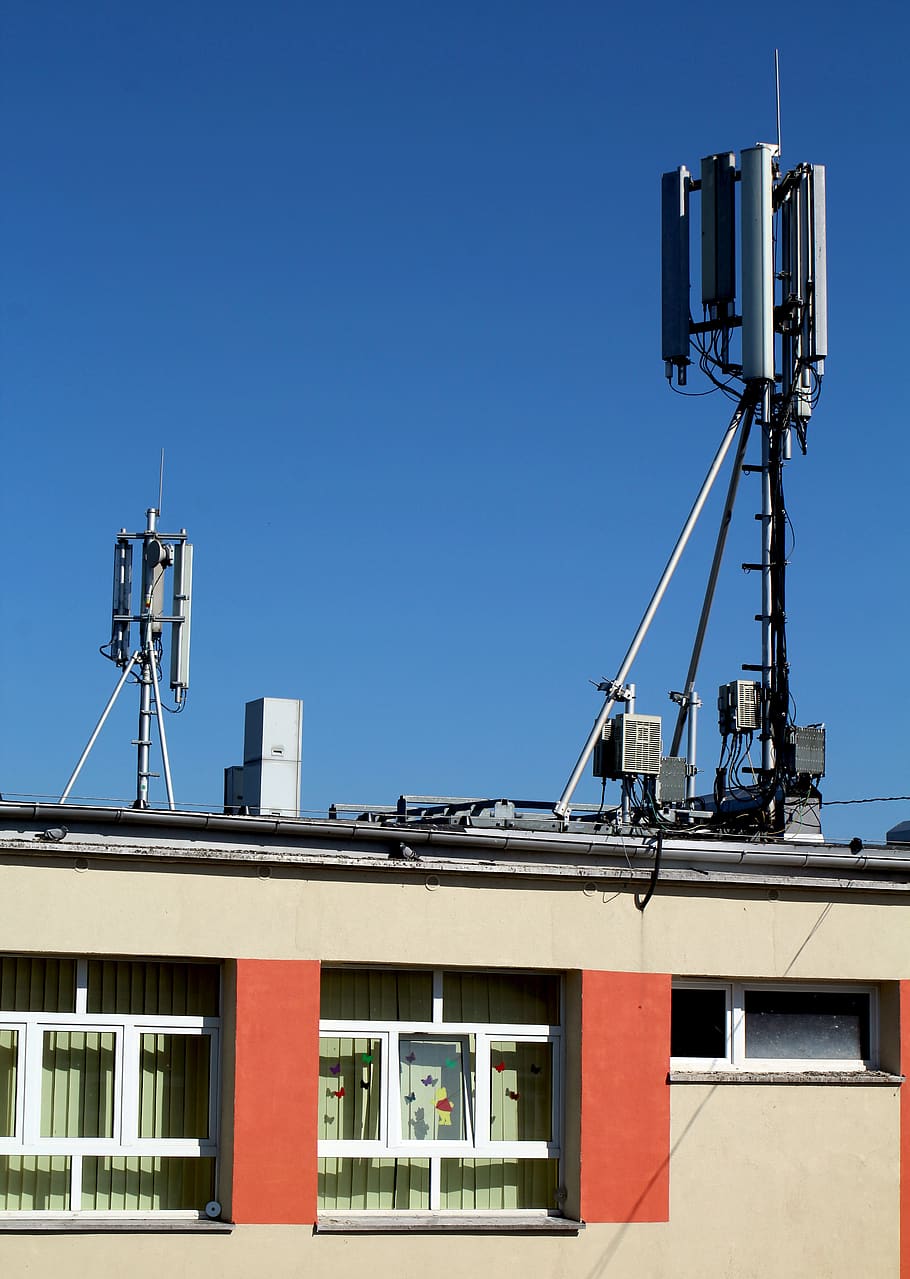 gsm, school, the antenna, radiation, safety, built structure, architecture, building exterior, sky, clear sky