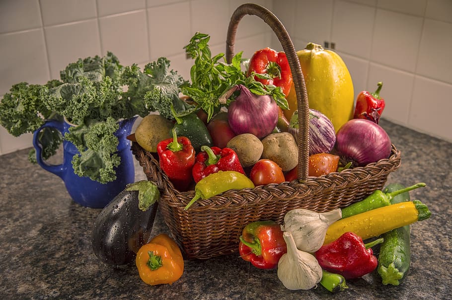 vegetables, assortment, basket, variety, farmers market, produce, fresh, food, onion, farm