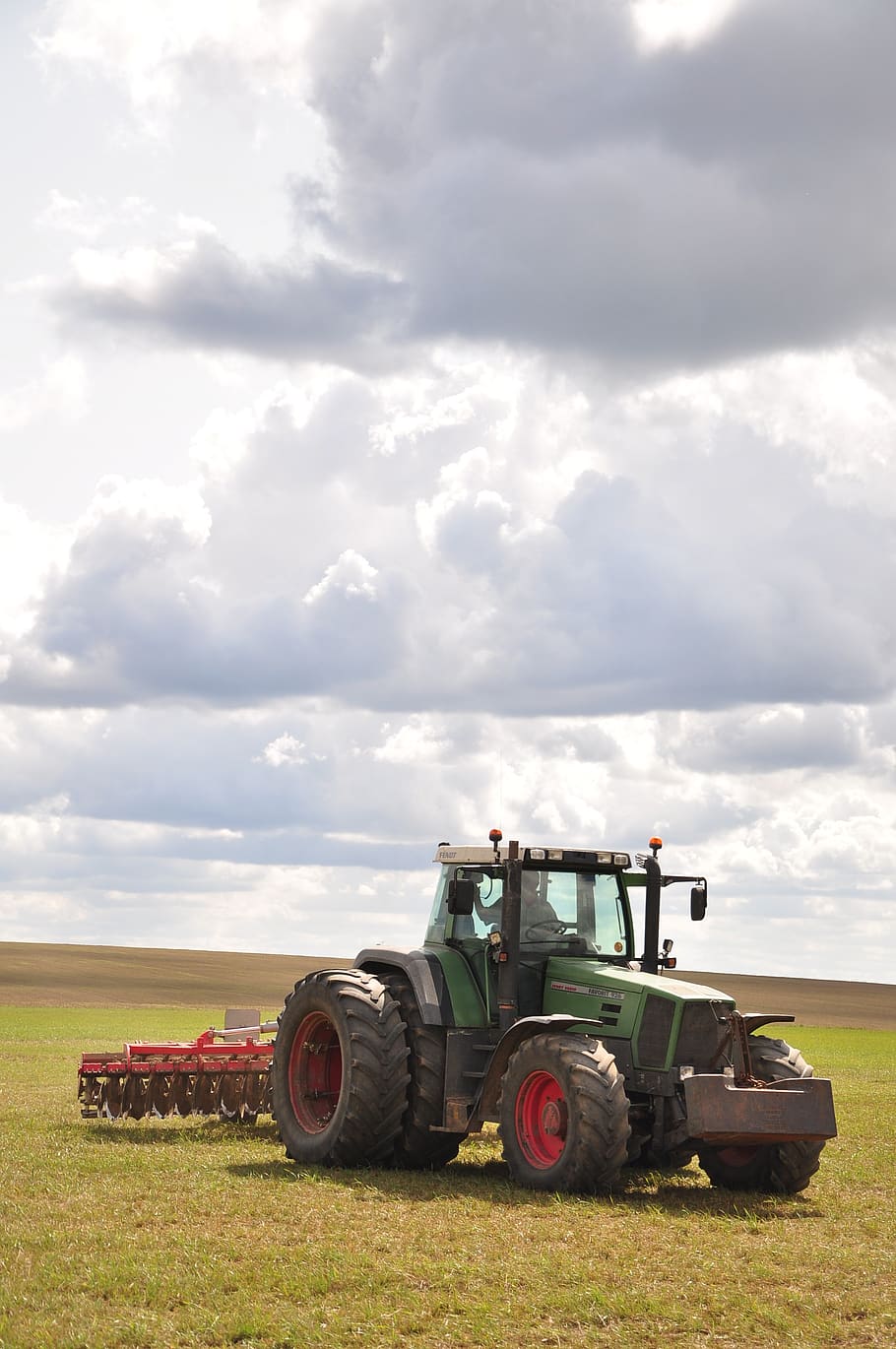 tractor, agriculture, the cultivation of, village, farmer, tractors, cloud - sky, agricultural machinery, transportation, mode of transportation