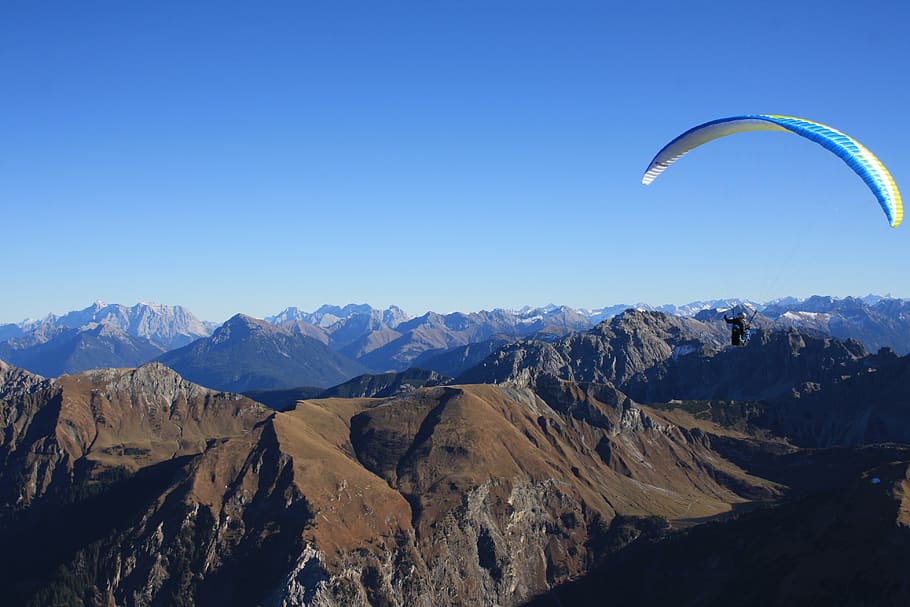 tannheim, paragliding, flying, zugspitze, gaishorn, summit, alpine, good view, dom, thermals