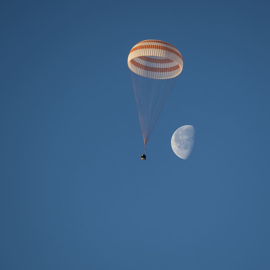 high, spacecraft, craft, flying, ride, para, parachute, sky, mid-air, air vehicle