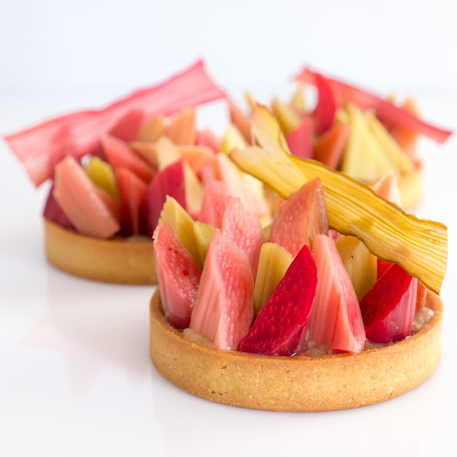 tart, rhubarb, poached, fruit, pastry, food and drink, food, studio shot, healthy eating, freshness