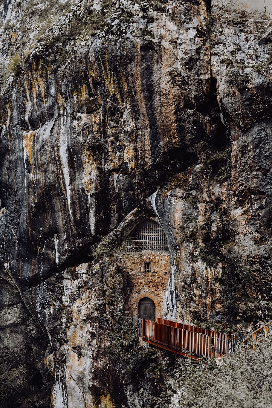 Castillo de predjama, boca de la cueva, postojna, eslovenia, costa, europa, castillo, viaje, turismo, acantilado