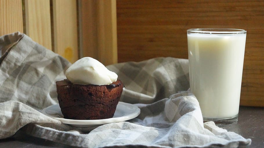 muffin, milk, dessert, food and drink, indoors, glass, food, drinking glass, refreshment, drink