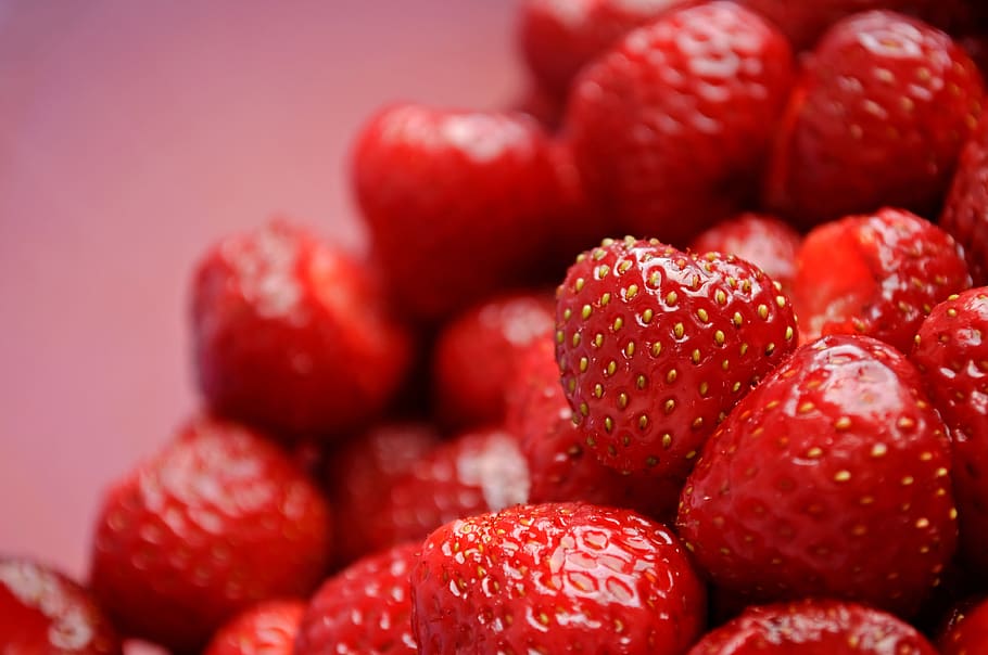fruit, strawberry, dessert, eating, juicy, health, diet, berry fruit, healthy eating, food and drink