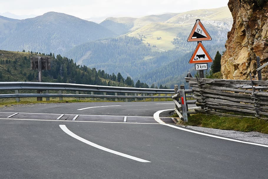 estrada, maneira, Áustria, sinais de trânsito, estrada de montanhas, atenção, rochas, estrada alpina, passo da montanha, estrada nockalm