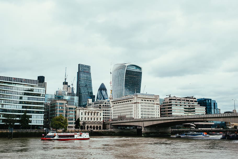 Rio Tamisa, Arranha-céus de Londres, Plano de fundo, Nublado, Dia, Arquitetura, Ponte, Paisagem urbana, Nuvens, Europa