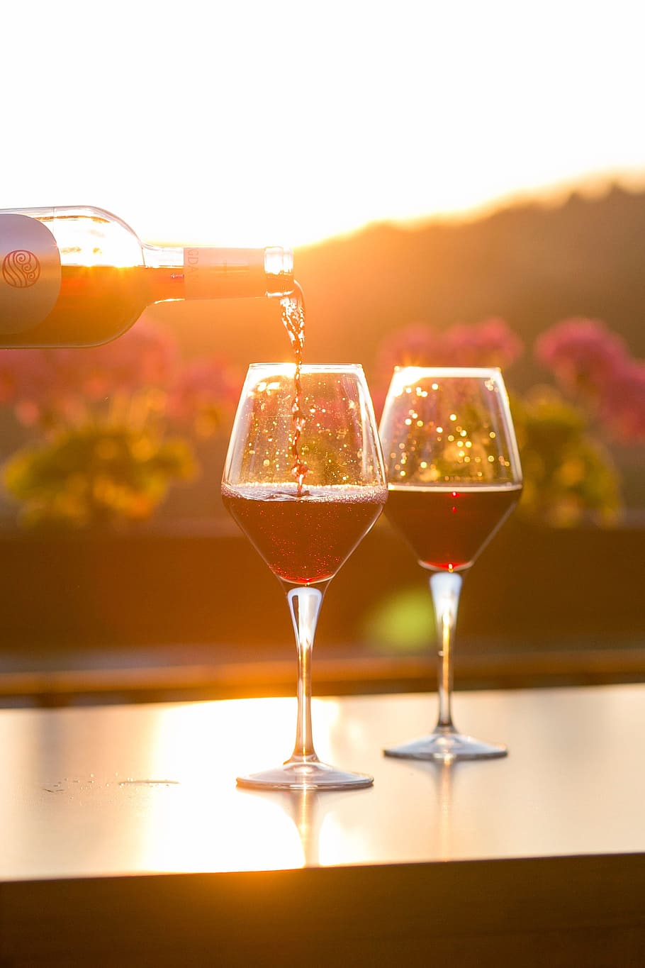menuangkan anggur, minum, gelas, luar, menuangkan, anggur merah, musim panas, anggur, minuman, alkohol