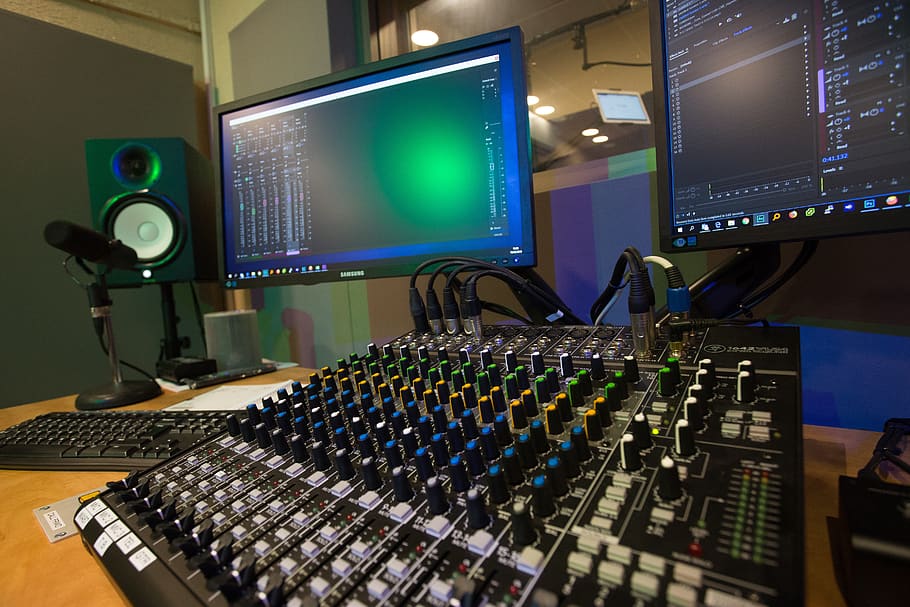 studio, recoding, record, audio, music, entertainment, microphone, headphones, recording, equipment