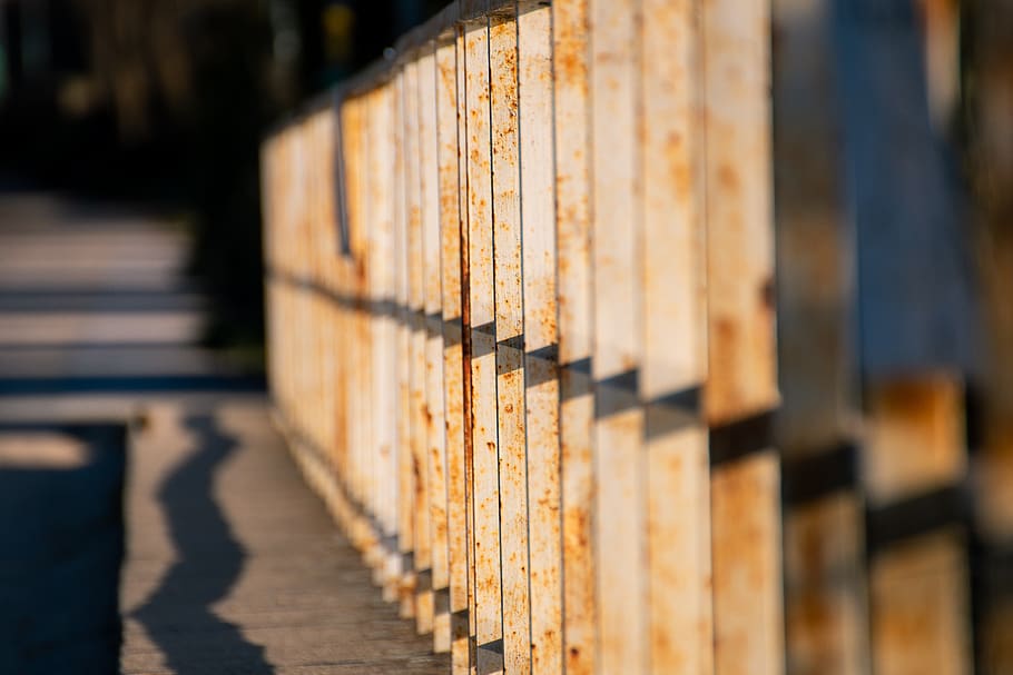 handrail, bridge, iron, oxide, wood - material, in a row, focus on foreground, selective focus, architecture, fence