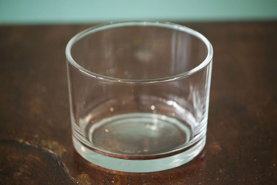 vaso corto vacío, vidrio, bebida, líquido, agua, transparente, blanco, claro, limpio, saludable