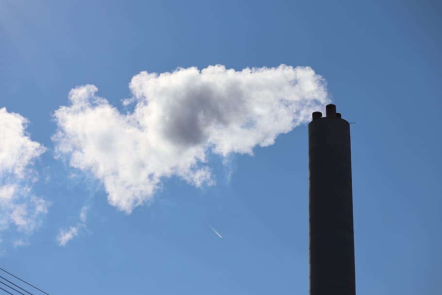 contaminación, contaminación del aire, humo, chimenea, planta de energía, cielo, vista de ángulo bajo, arquitectura, exterior del edificio, estructura construida
