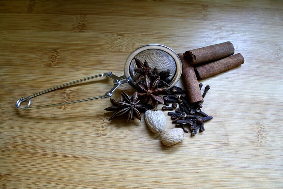 especiarias, table, wood - material, indoors, still life, high angle view, spice, star anise, close-up, food and drink