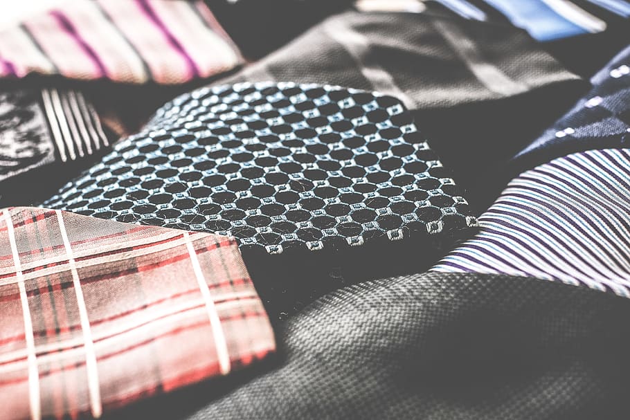 dasi untuk jas, pakaian bisnis, pakaian, toko, belanja, close-up, pola, di dalam ruangan, still life, meja